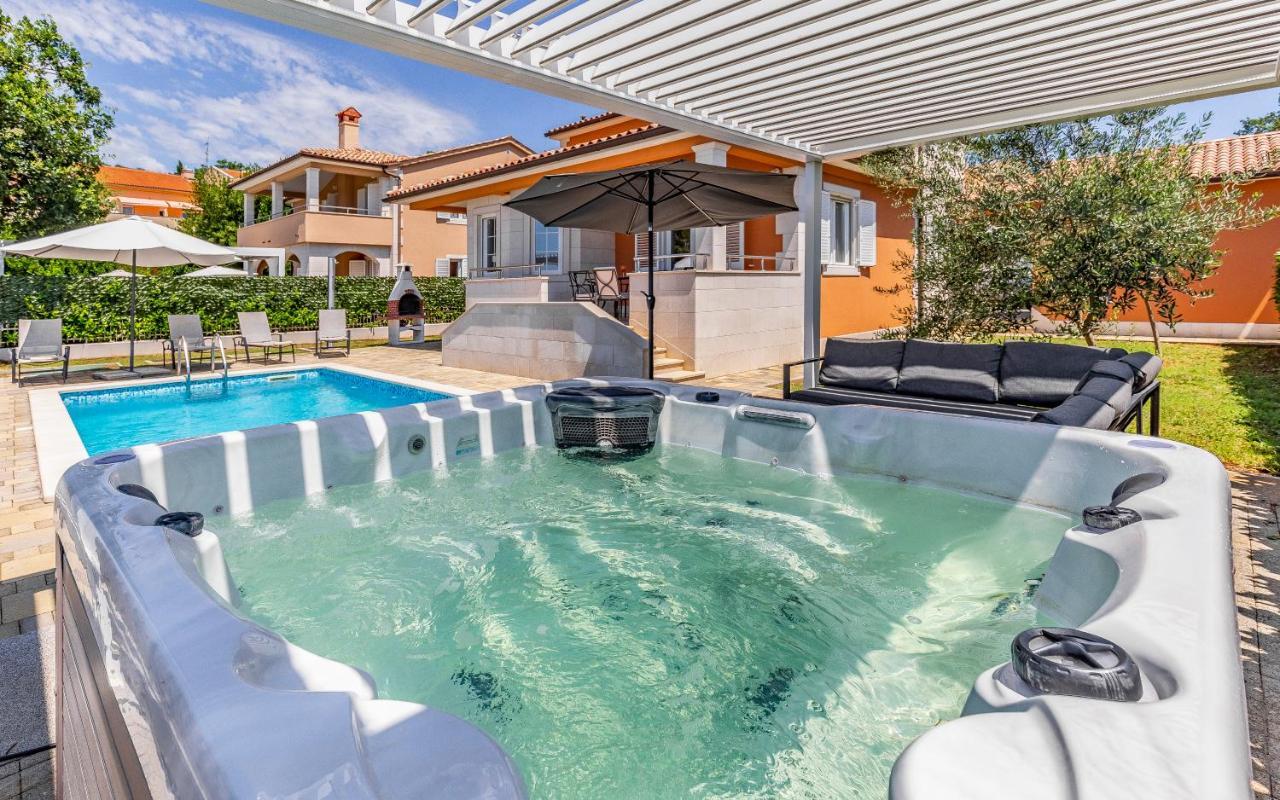 Lotus Villas Resort Pula Zewnętrze zdjęcie